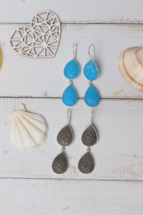 Νέλλα Σκουλαρίκια